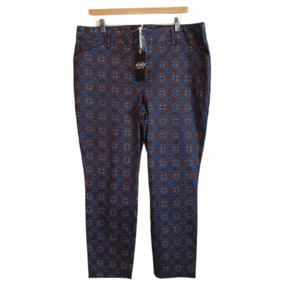 Monroe & Main Medallion Print Chino Pants